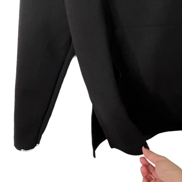 Welcome to my closet!This item has sold. - Picture 3 of 11